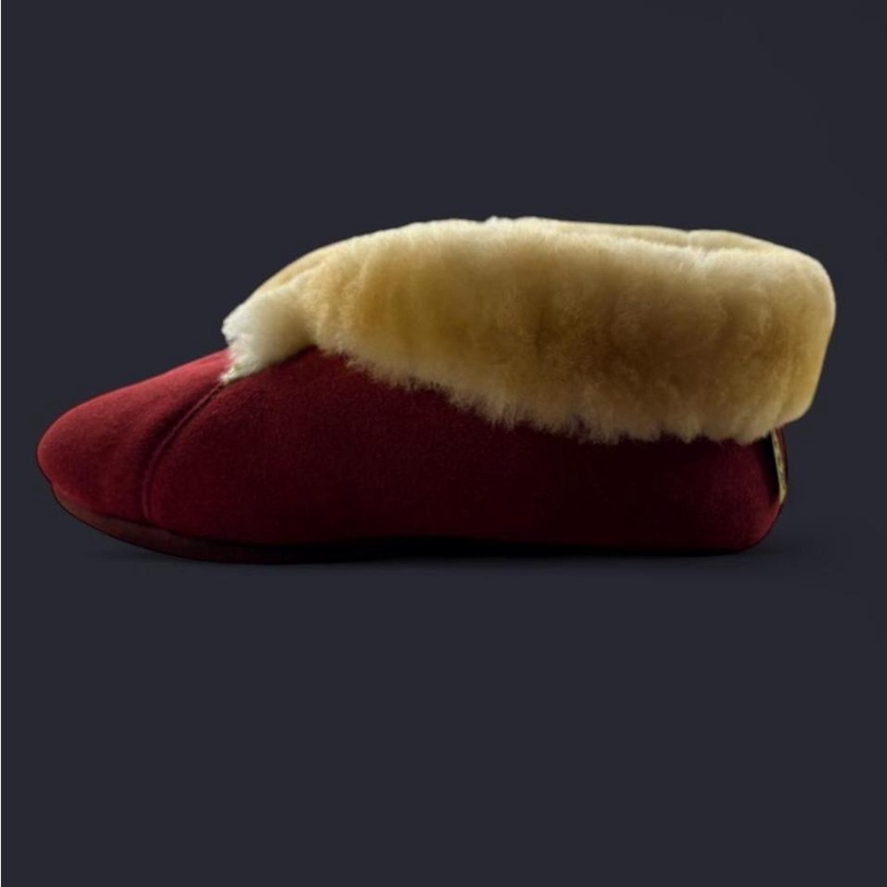 RJS Fuzzies Red Sheepskin Fold-Down Bootie Slippers | Size 7